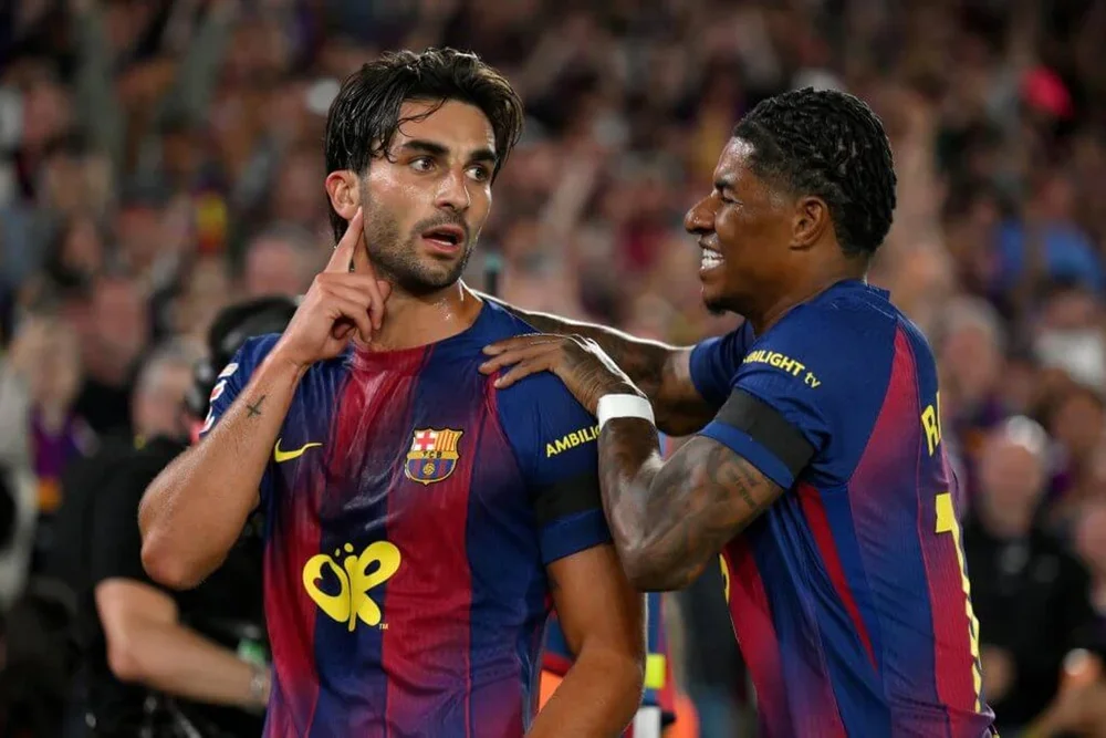 Ferran Torres and Marcus Rashford celebrate