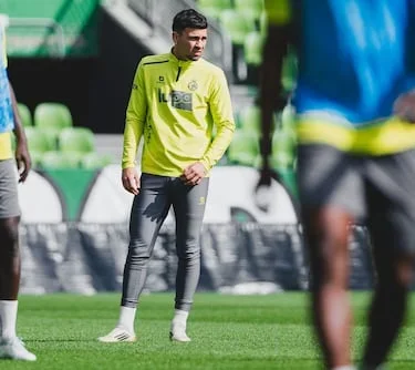 José Alberto, entrenador del Racing: “Siempre va a existir polémica en el fútbol”